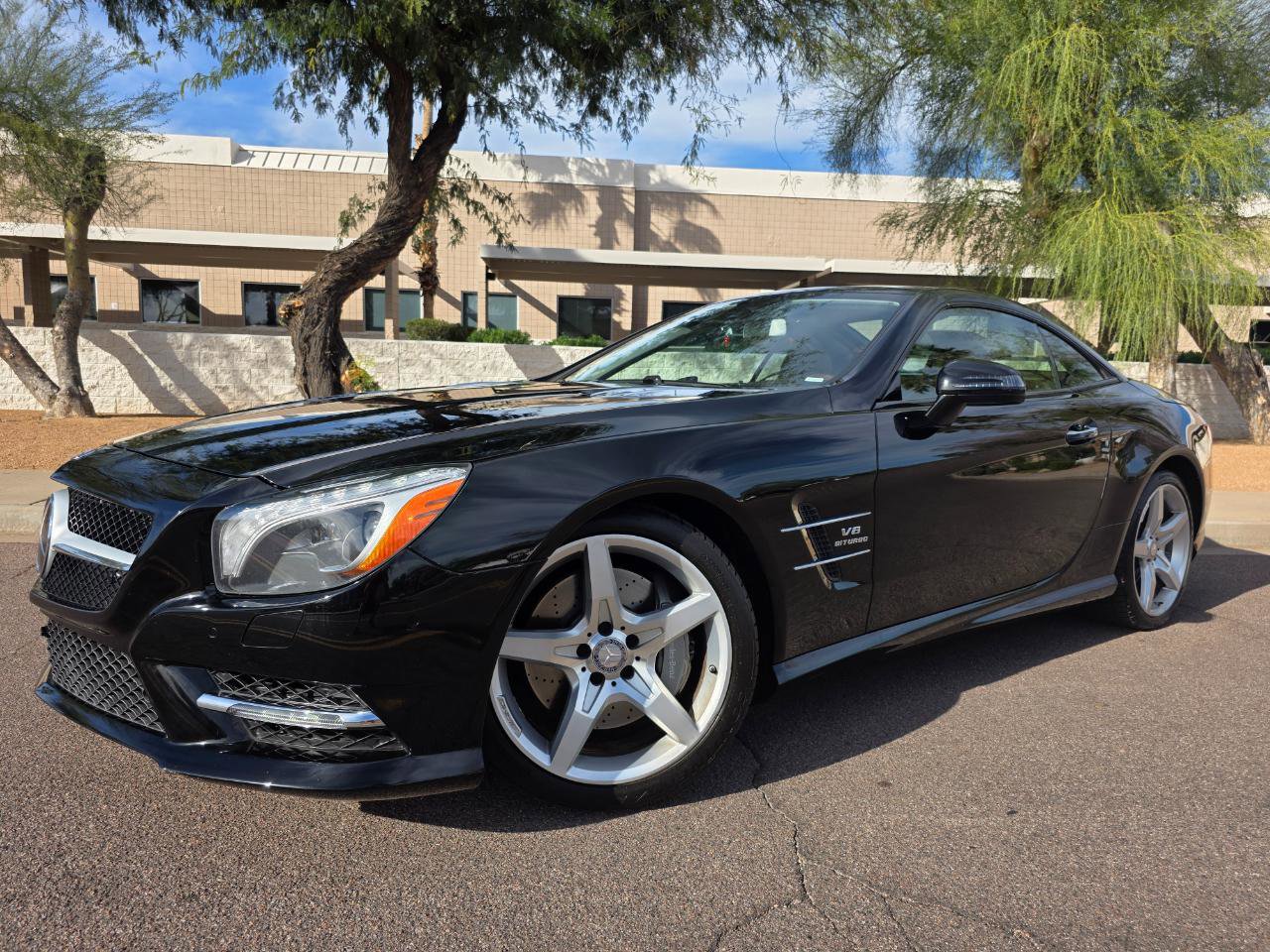 Used 2013 Mercedes-Benz SL 550 w/ Premium Pkg image 2