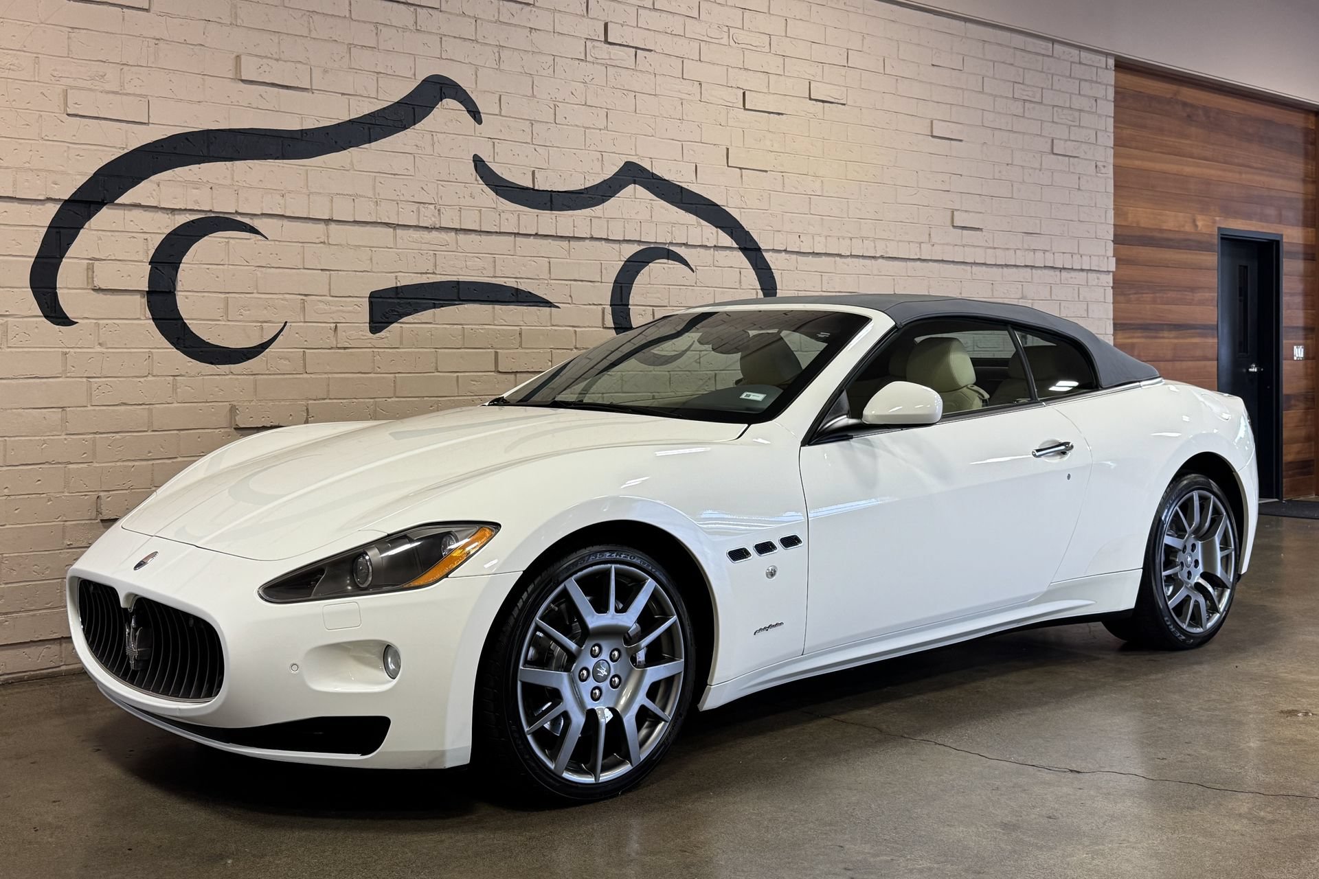 Used 2011 Maserati GranTurismo Convertible RWD image 18