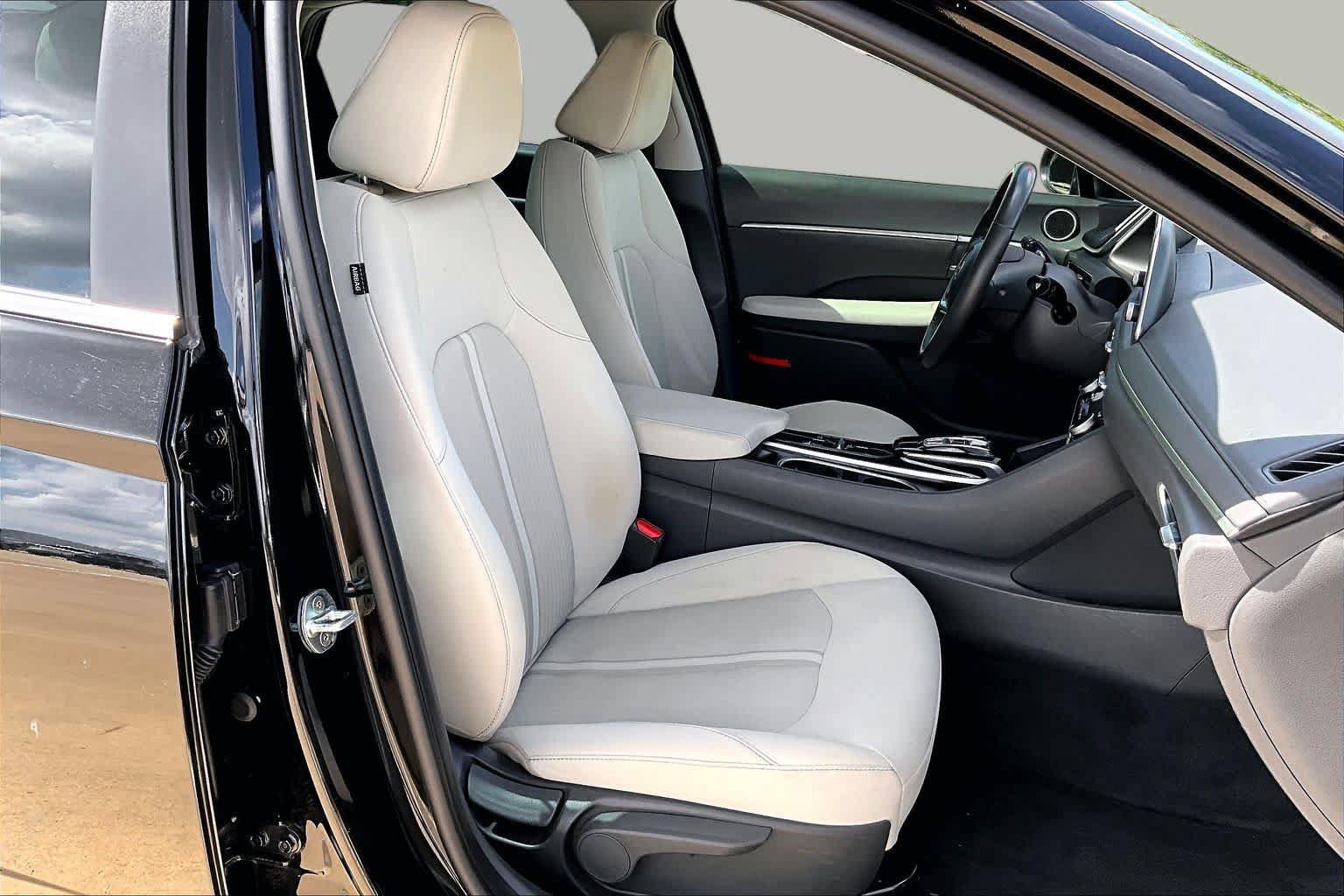 Used 2022 Hyundai Sonata SEL w/ Convenience Package FWD image 9