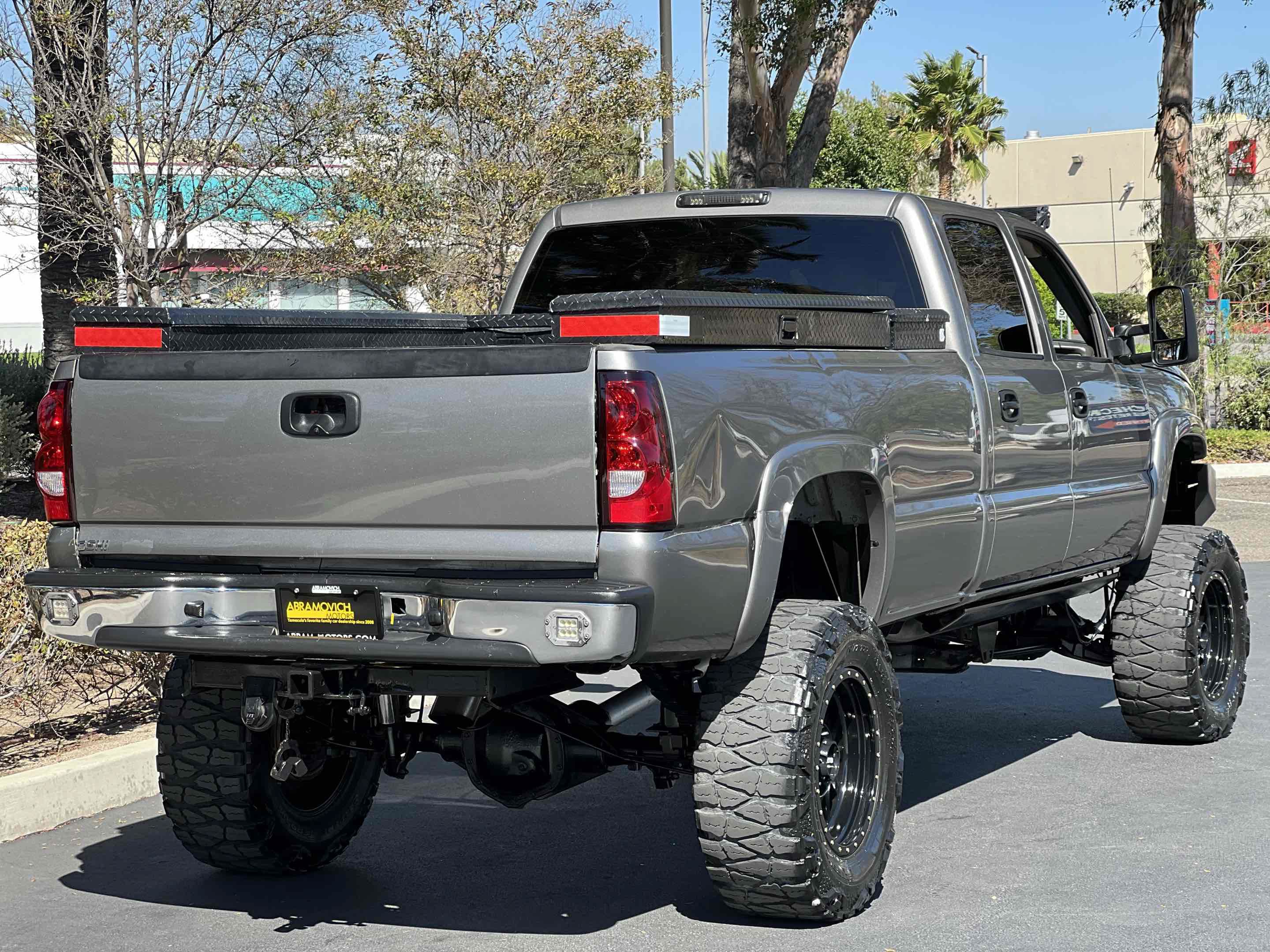 Used 2006 Chevrolet Silverado 3500 LT w/ Heavy-Duty Power Package AWD/4WD image 8