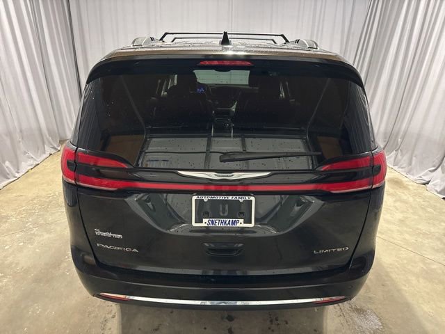 Used 2023 Chrysler Pacifica Limited FWD image 9