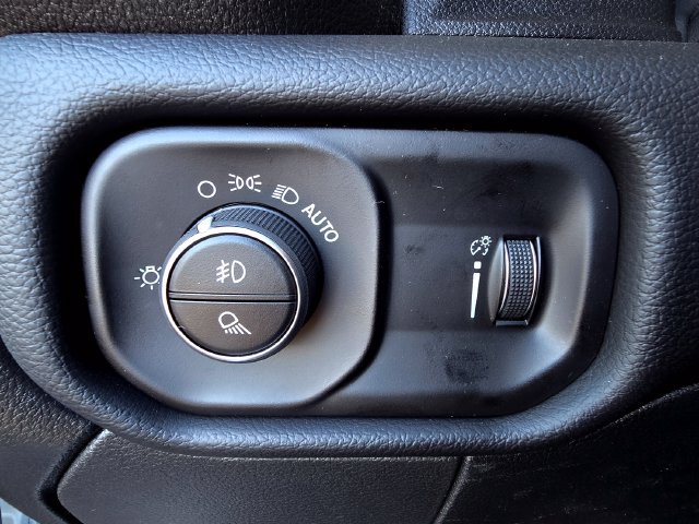New 2026 RAM 3500 Big Horn AWD/4WD image 19