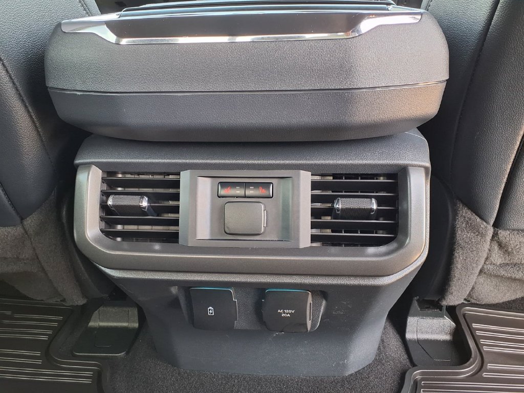 Used 2024 Ford F150 Lariat w/ Equipment Group 502A High AWD/4WD image 18