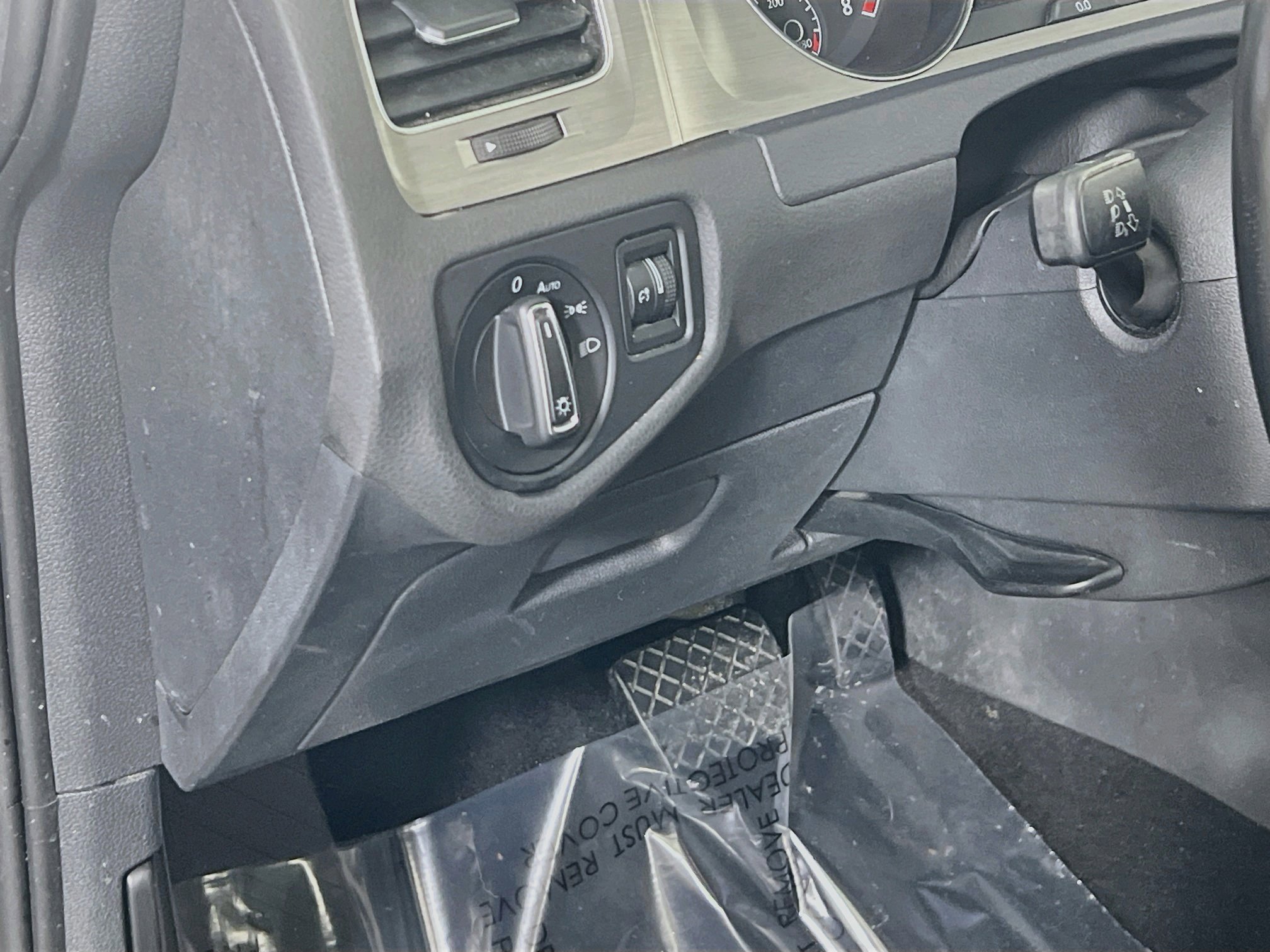 Used 2017 Volkswagen Golf Wolfsburg Edition FWD image 10