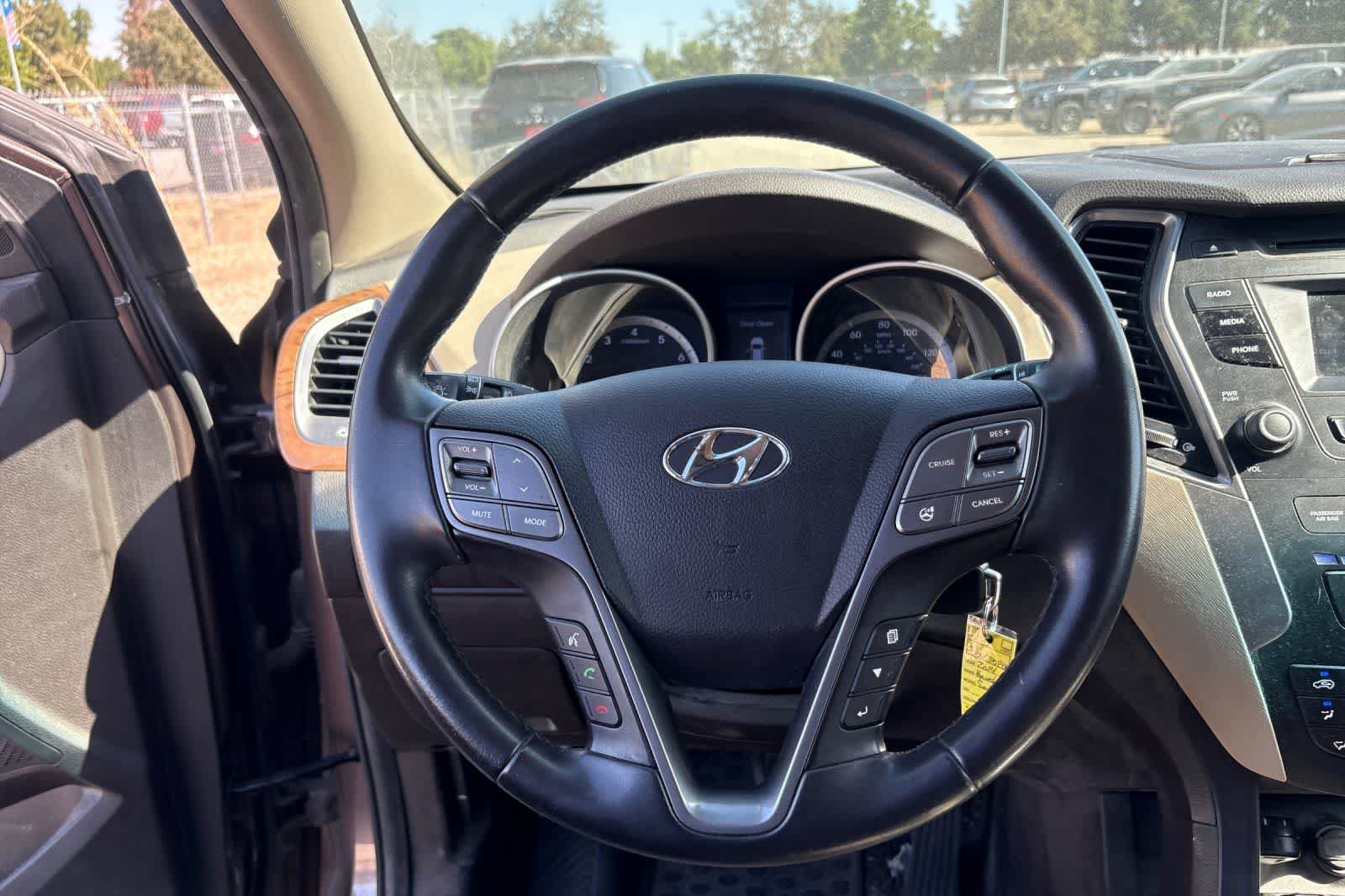 Used 2014 Hyundai Santa Fe GLS FWD image 23