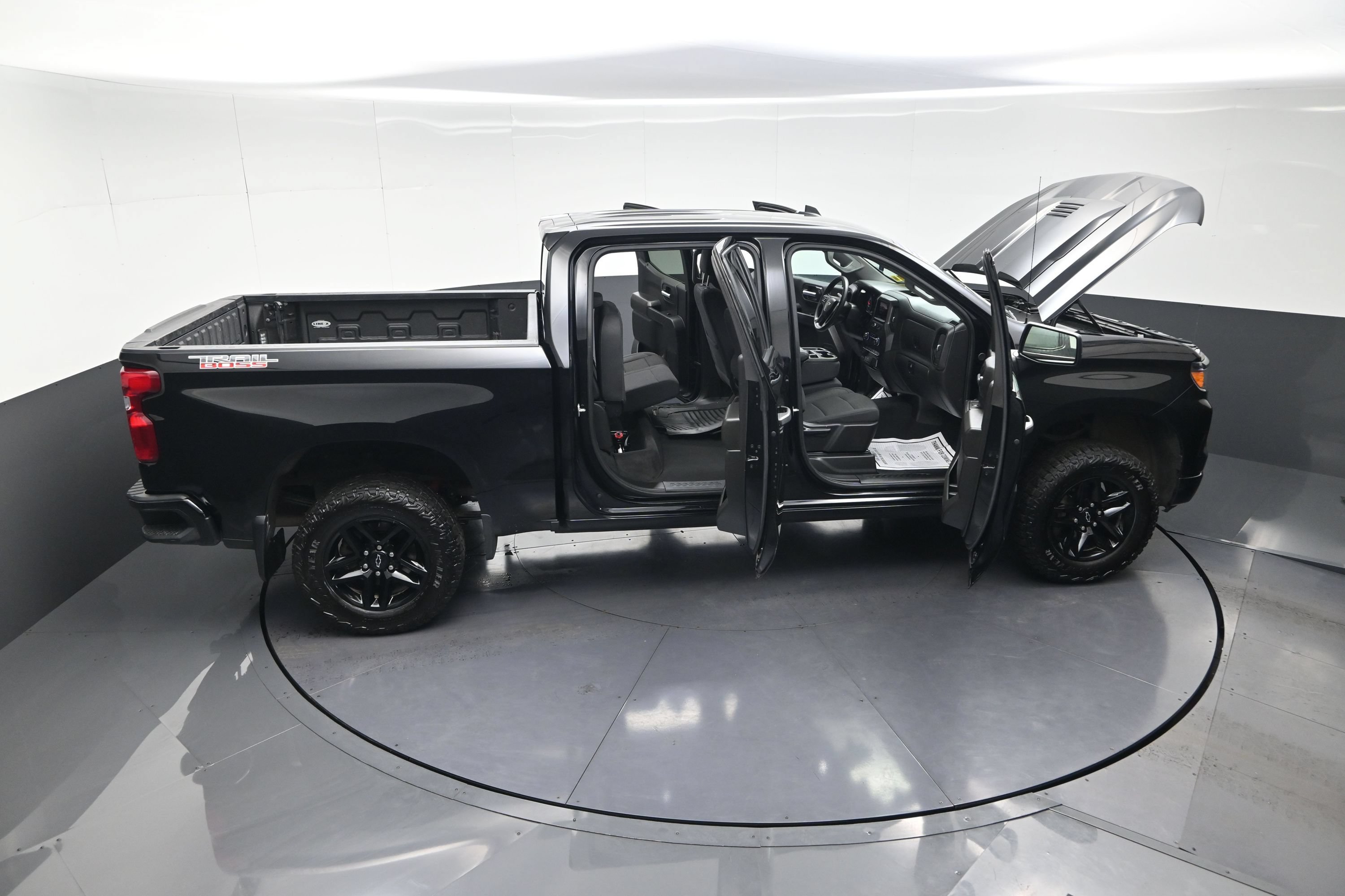 Used 2025 Chevrolet Silverado 1500 Custom Trail Boss AWD/4WD image 14