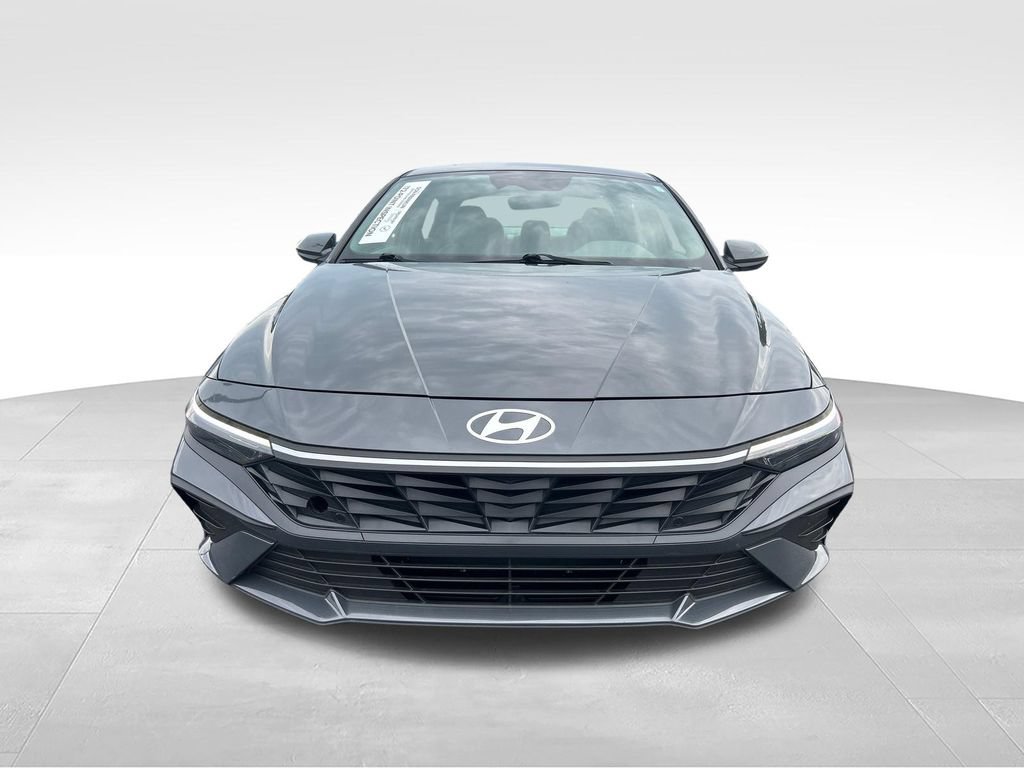 Used 2024 Hyundai Elantra SE FWD image 10