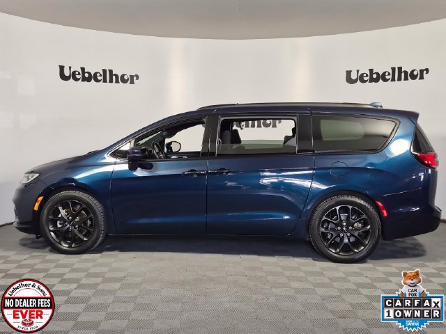 Used 2021 Chrysler Pacifica Touring w/ S Appearance Package FWD image 4