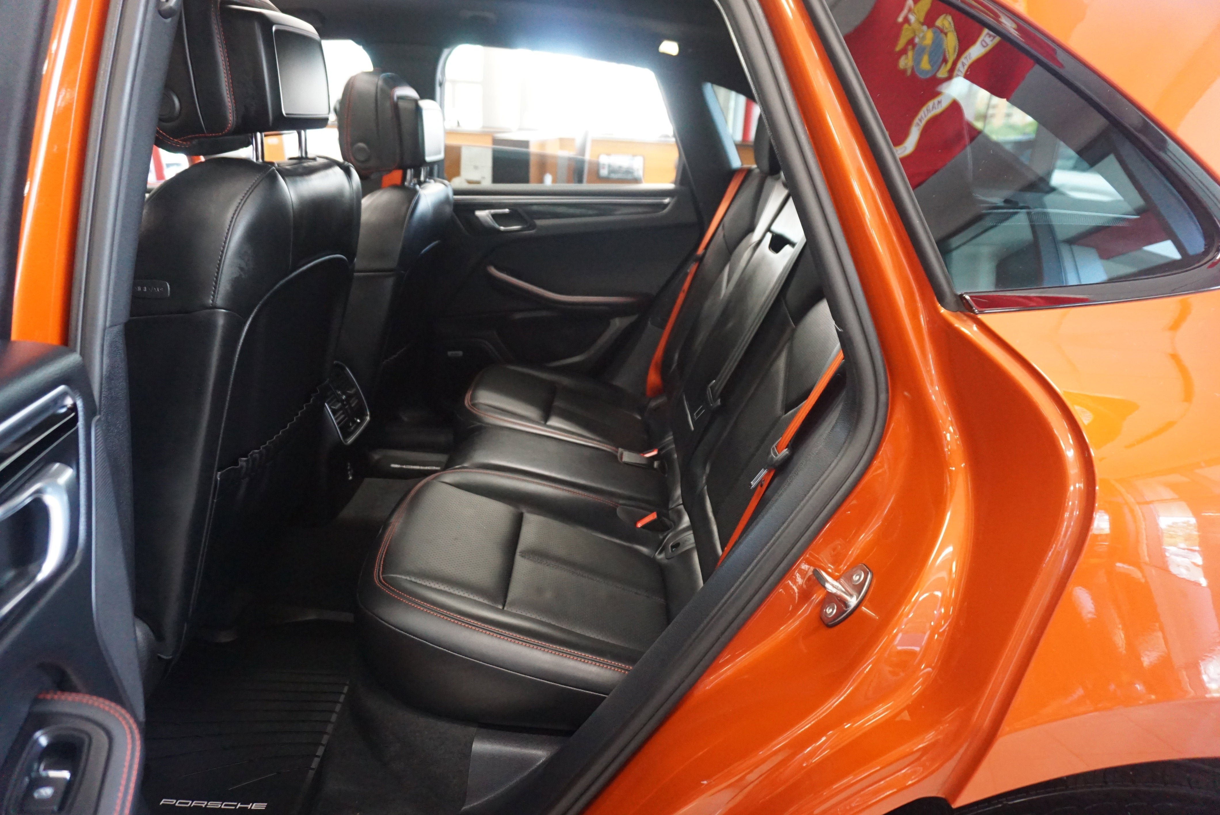 Used 2022 Porsche Macan S AWD/4WD image 7