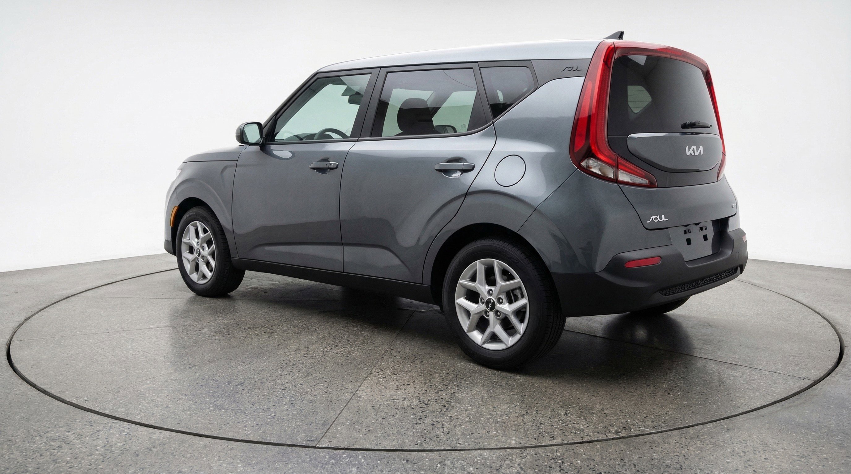 Used 2025 Kia Soul LX w/ LX Technology Package FWD image 6