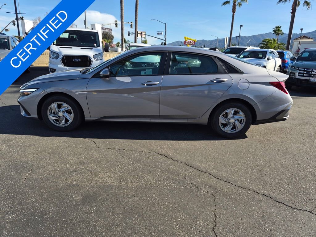 Used 2025 Hyundai Elantra SE image 4
