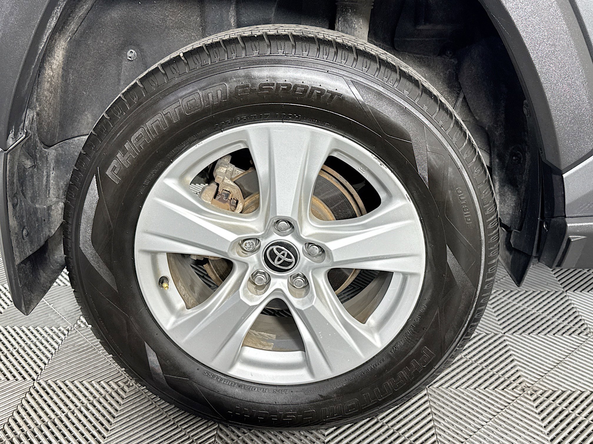 Used 2021 Toyota RAV4 XLE image 32