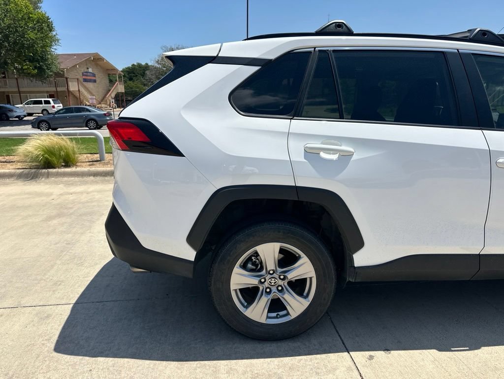 Certified 2022 Toyota RAV4 XLE FWD image 6