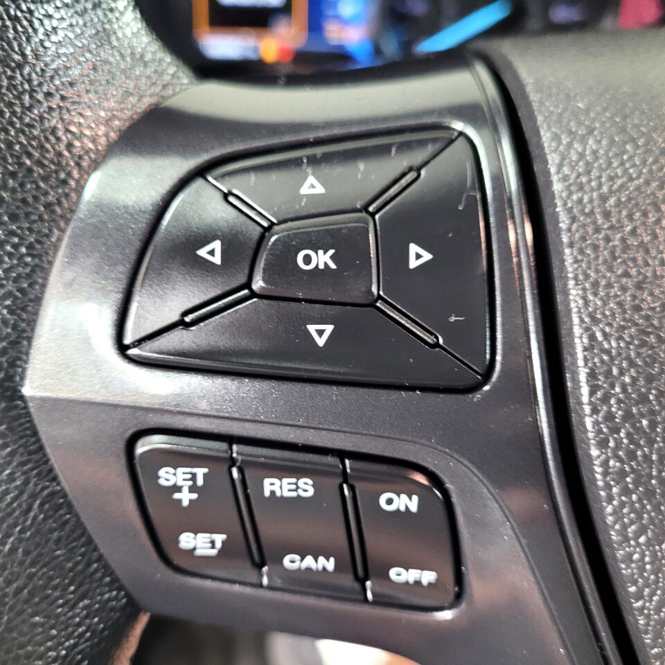 Used 2018 Ford Explorer XLT w/ Equipment Group 202A image 30