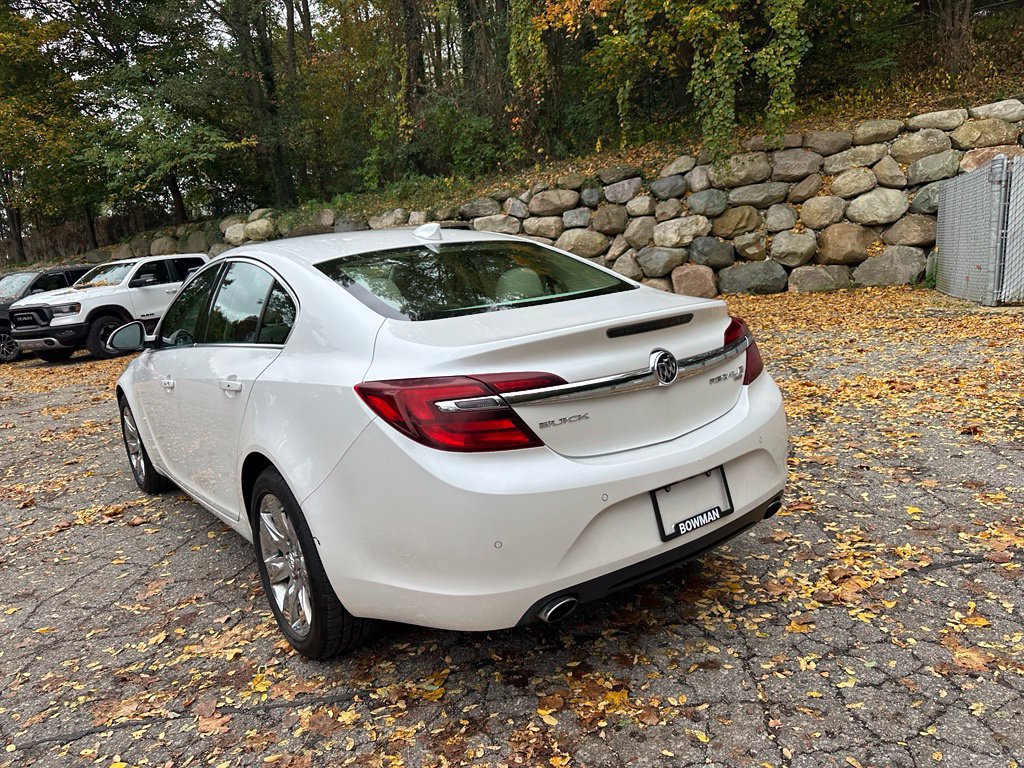 Used 2016 Buick Regal Premium w/ Experience Buick Package AWD/4WD image 3