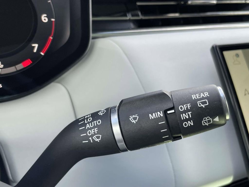 Used 2023 Land Rover Range Rover Sport SE Dynamic image 20