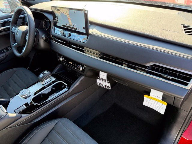 New 2026 Mitsubishi Outlander LE FWD image 11
