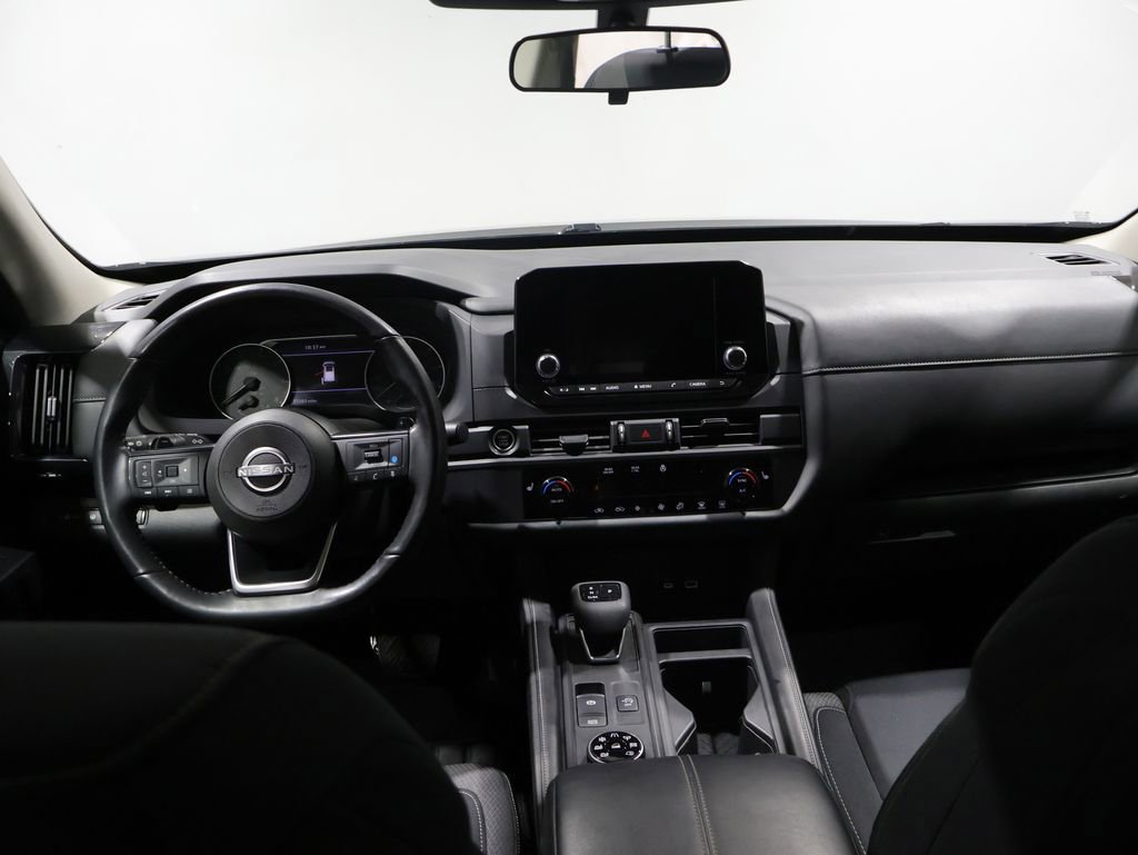 Used 2024 Nissan Pathfinder S AWD/4WD image 17