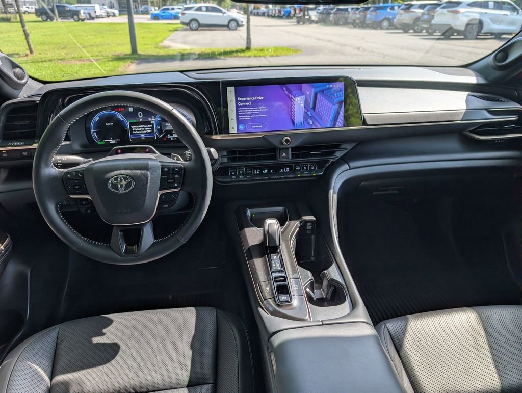 Used 2024 Toyota Crown Platinum AWD/4WD image 25