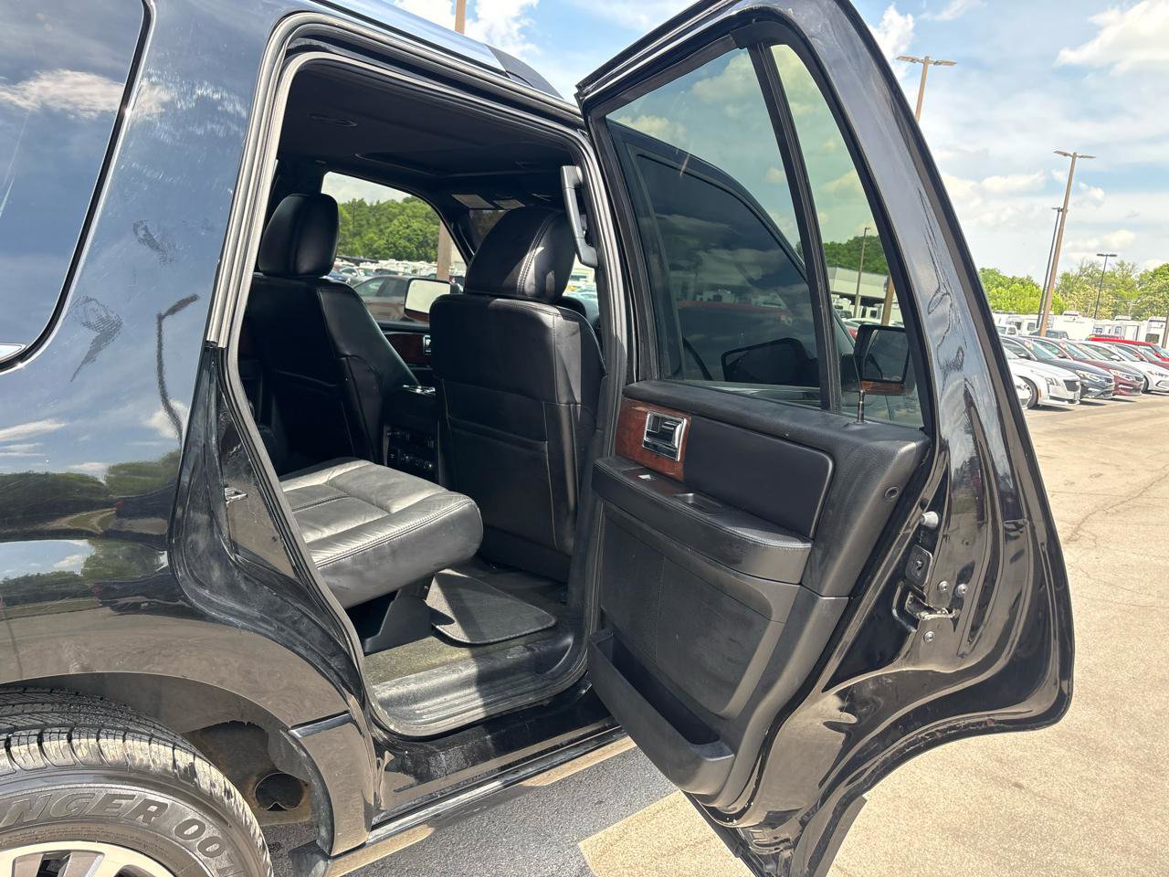 Used 2016 Lincoln Navigator Select AWD/4WD image 11