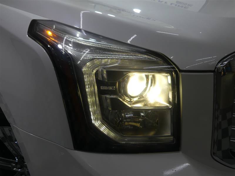 Used 2017 GMC Yukon Denali AWD/4WD image 11