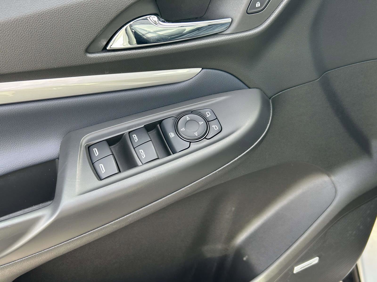 Used 2022 Chevrolet Bolt EUV Premier w/ Sun & Sound Package image 20