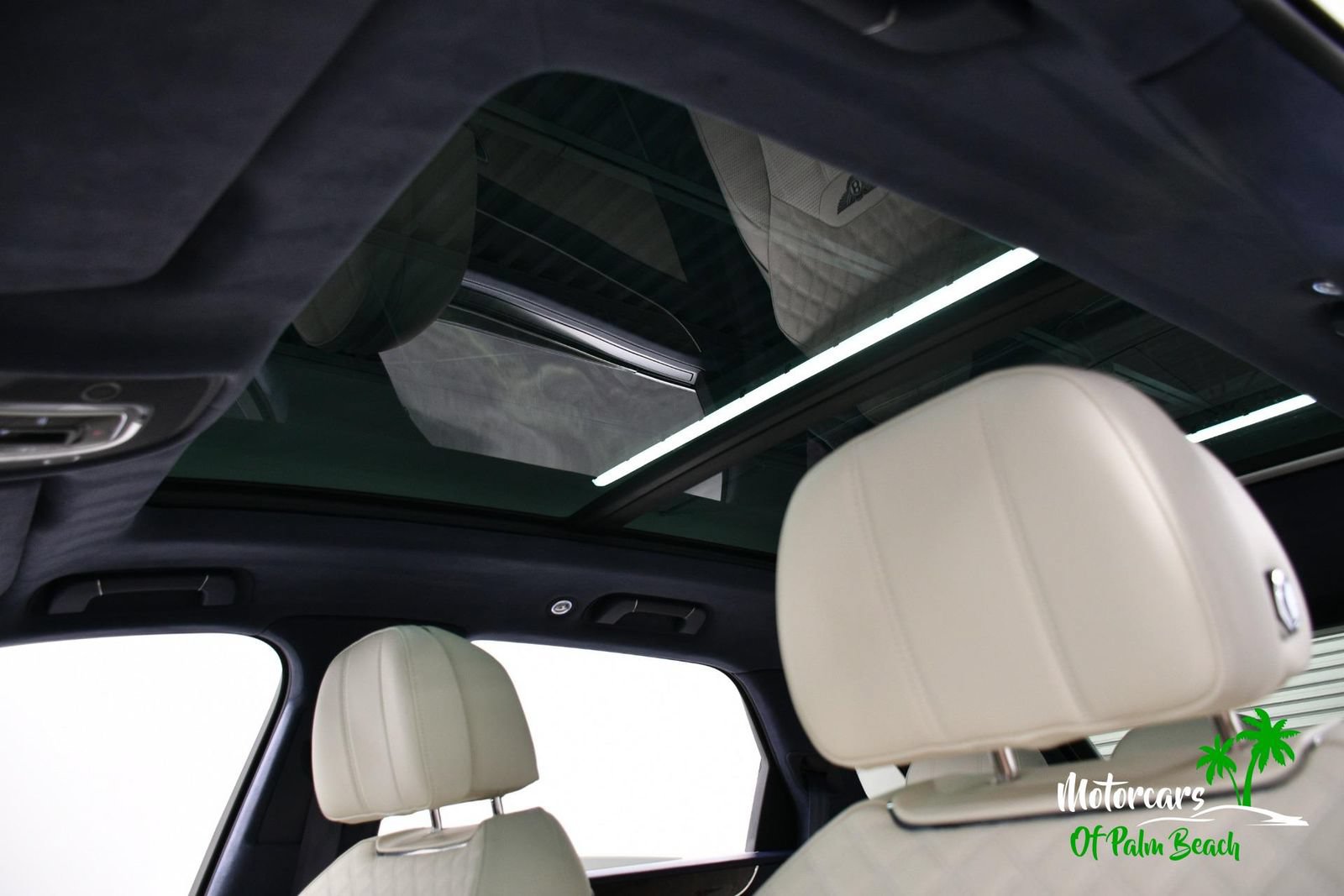 Used 2023 Bentley Bentayga AWD/4WD image 41
