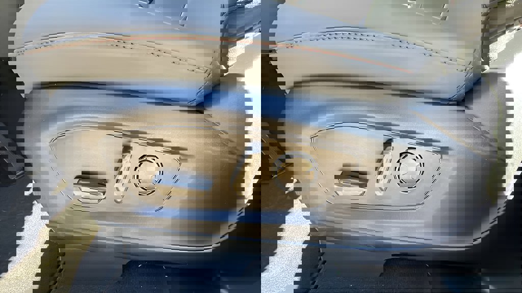 New 2026 Ford Explorer Active w/ Active Comfort Package image 22