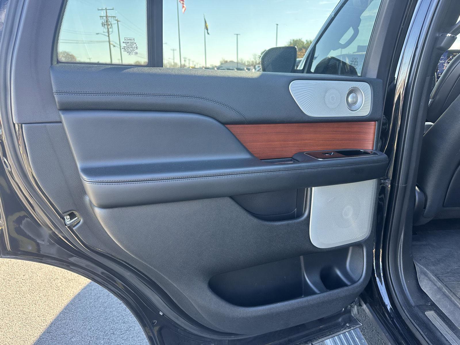 Used 2020 Lincoln Navigator Reserve w/ Equipment Group 208A Reserve image 20