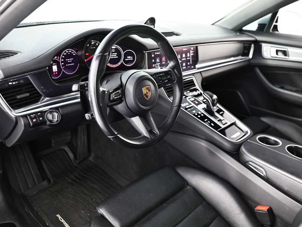 Used 2022 Porsche Panamera image 4