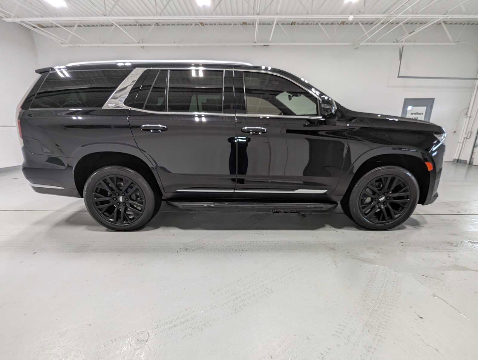 Certified 2021 Cadillac Escalade Premium Luxury image 7