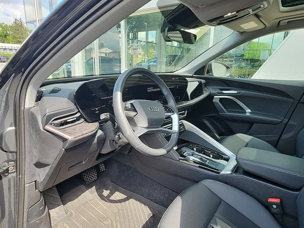 Used 2025 Audi Q5 Premium w/ Convenience Package AWD/4WD image 7