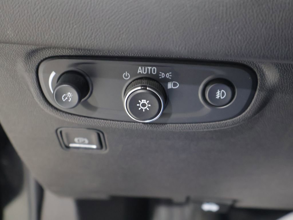 Used 2024 GMC Terrain SLT AWD/4WD image 33