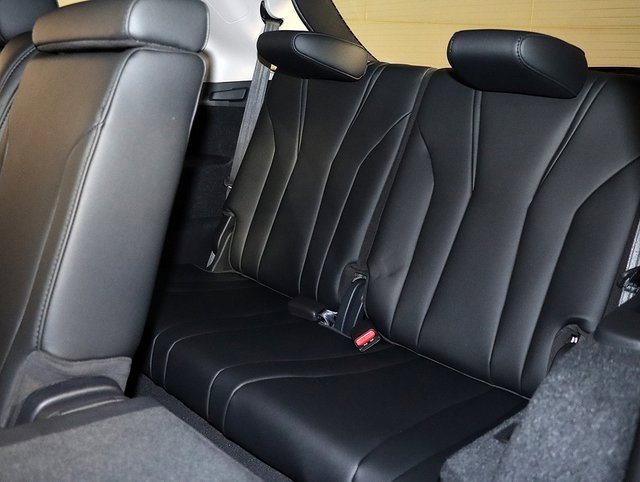 Used 2026 Acura MDX SH-AWD image 14