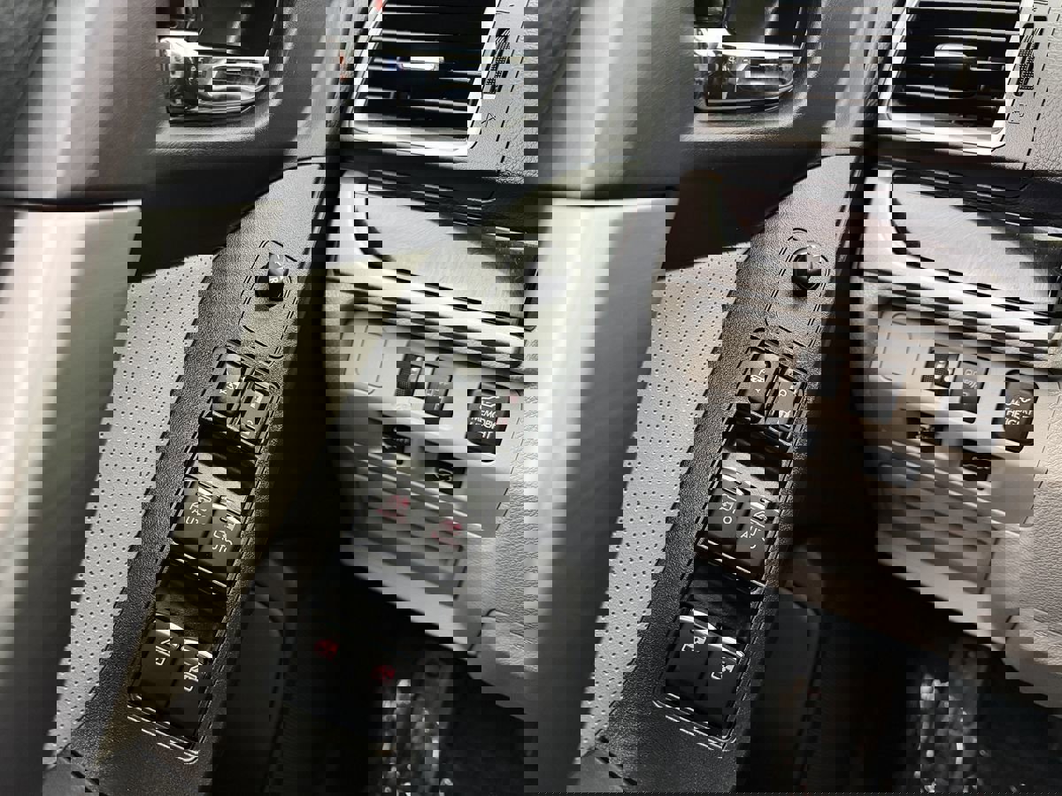 Used 2017 Subaru Forester 2.5i Limited w/ Popular Package #2 image 11