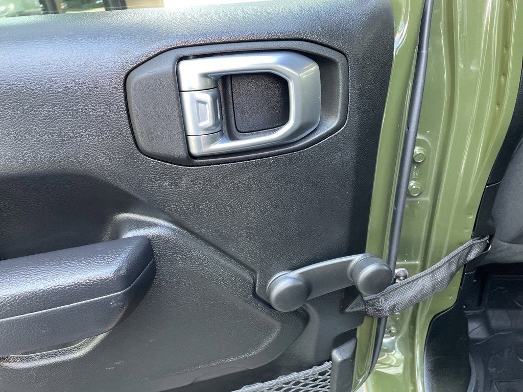 Used 2022 Jeep Gladiator Sport image 12