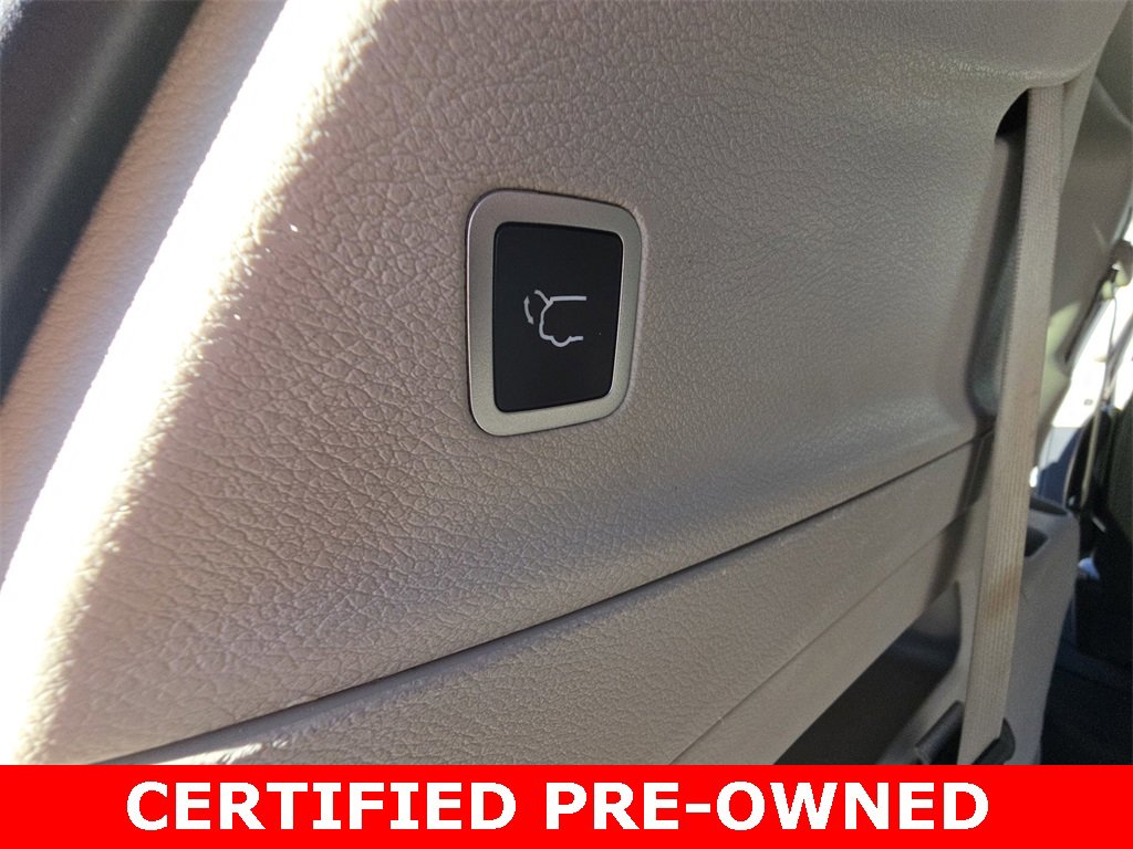 Used 2024 Chrysler Pacifica Touring-L image 15