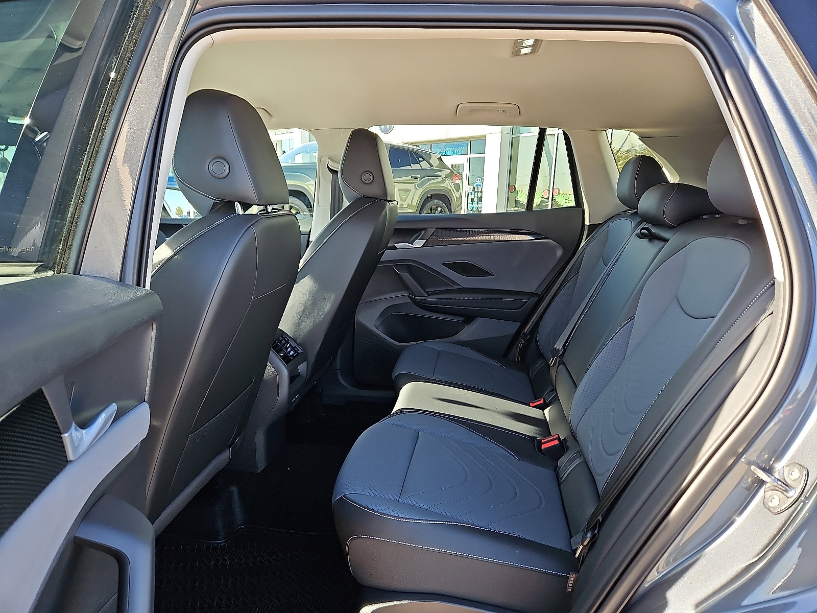 New 2026 Volkswagen Tiguan SE image 9