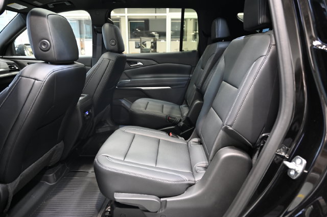 New 2027 Chevrolet Traverse LT w/ LPO, Floor Liner Package FWD image 11
