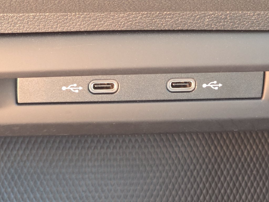 Certified 2022 Volkswagen GTI SE FWD image 8