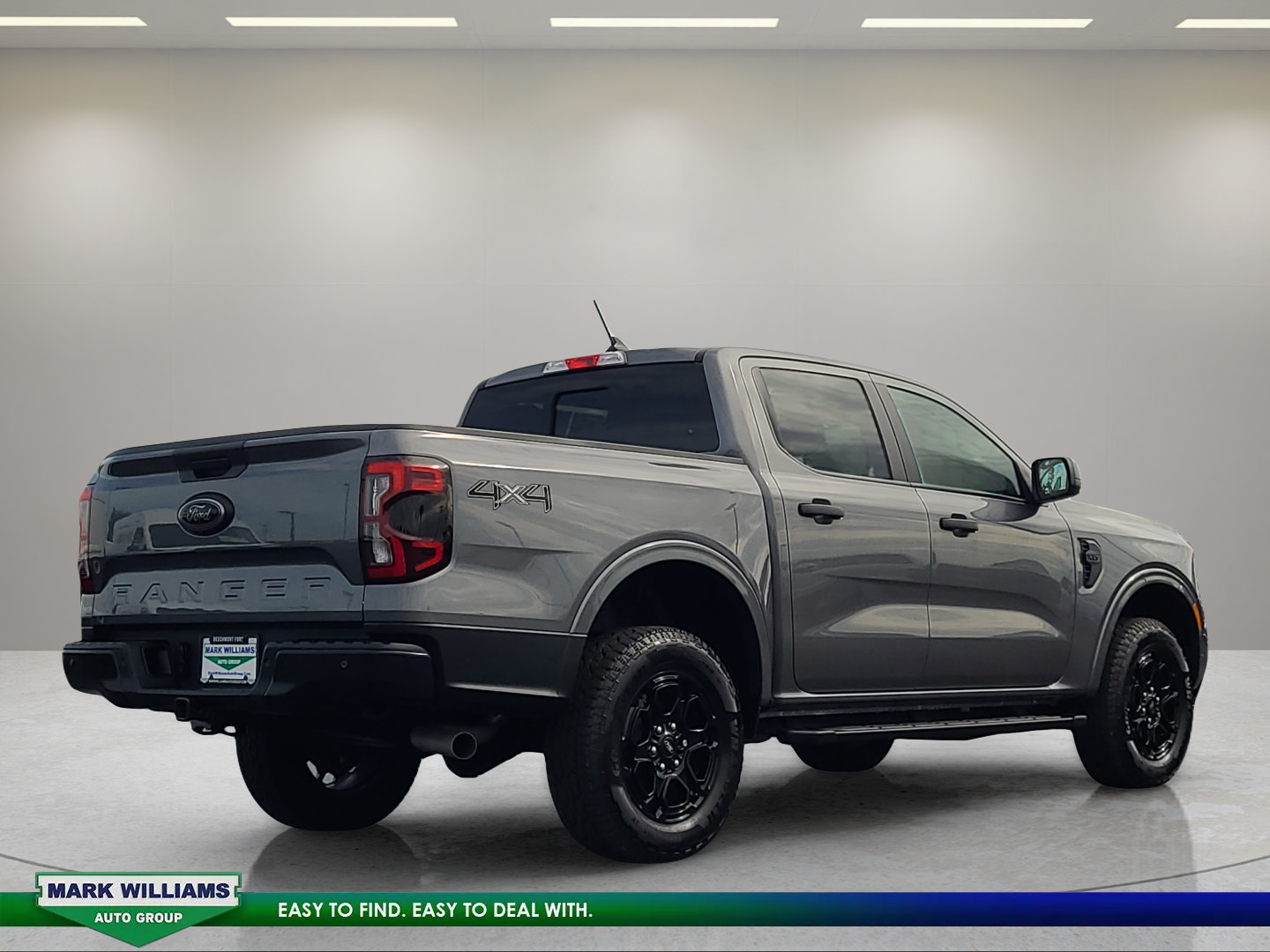 Used 2025 Ford Ranger XLT w/ Black Appearance Package AWD/4WD image 4