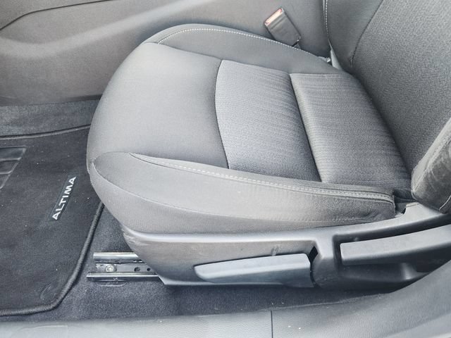 Used 2024 Nissan Altima 2.5 S FWD image 24