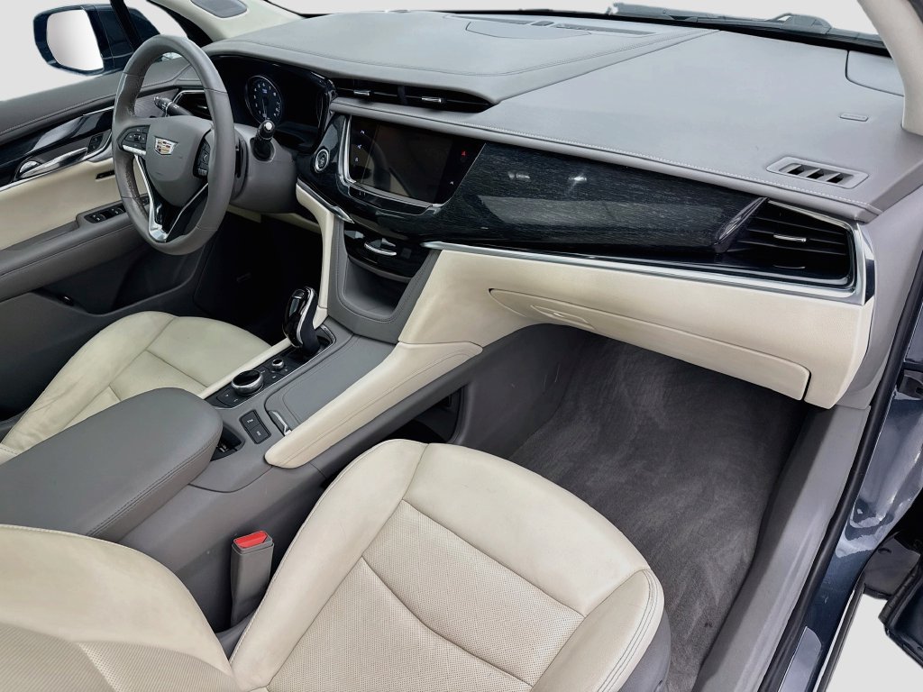 Used 2021 Cadillac XT6 Premium Luxury FWD image 16