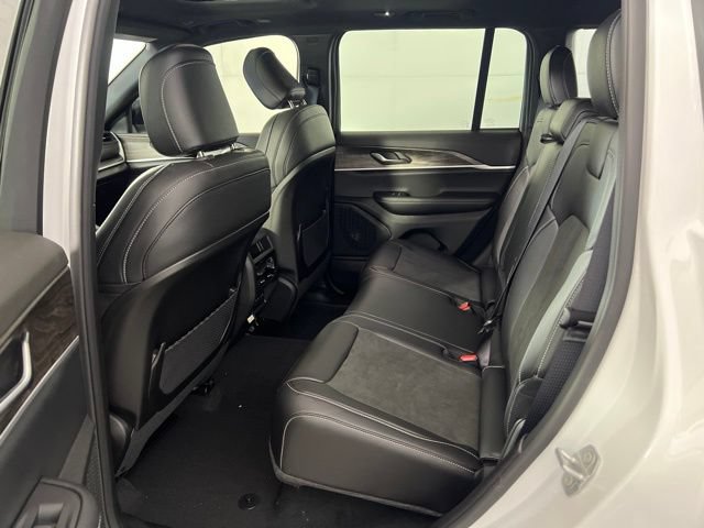 New 2026 Jeep Grand Cherokee Altitude AWD/4WD image 10