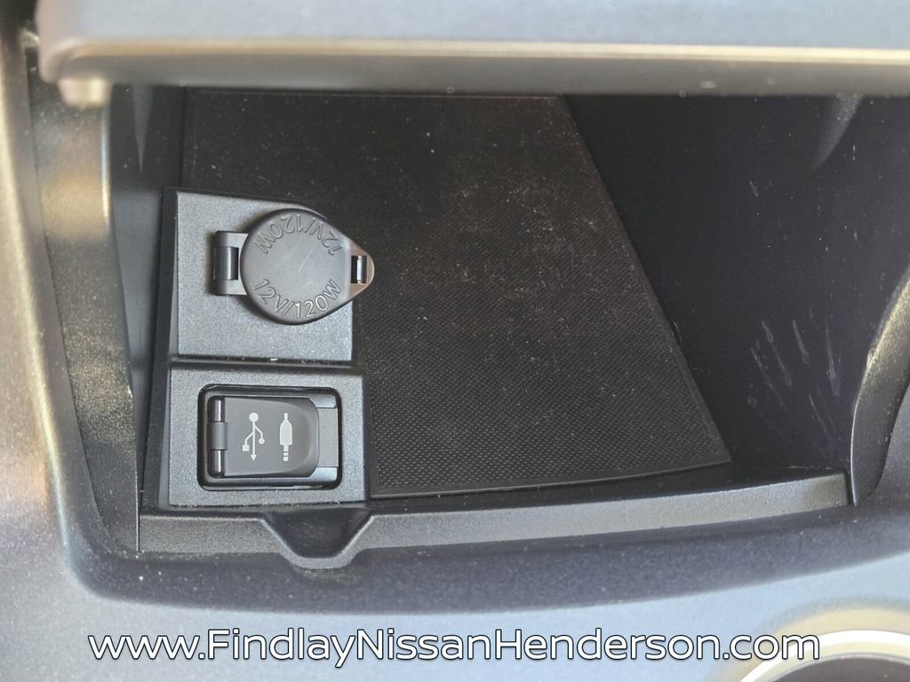 Used 2015 Toyota Camry LE FWD image 28
