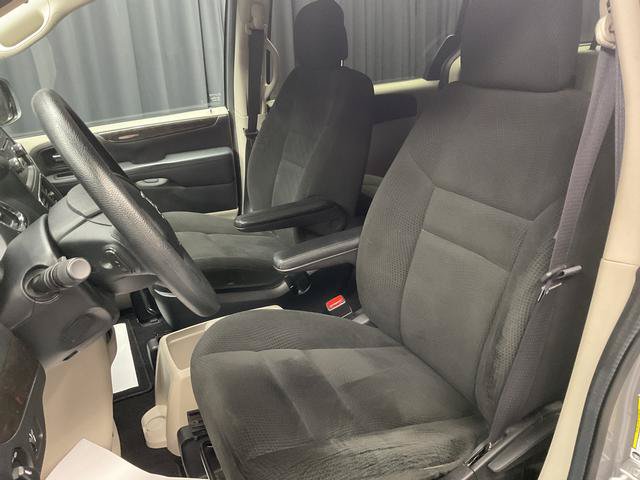 Used 2016 Dodge Grand Caravan SE w/ Quick Order Package 29E SE FWD image 13