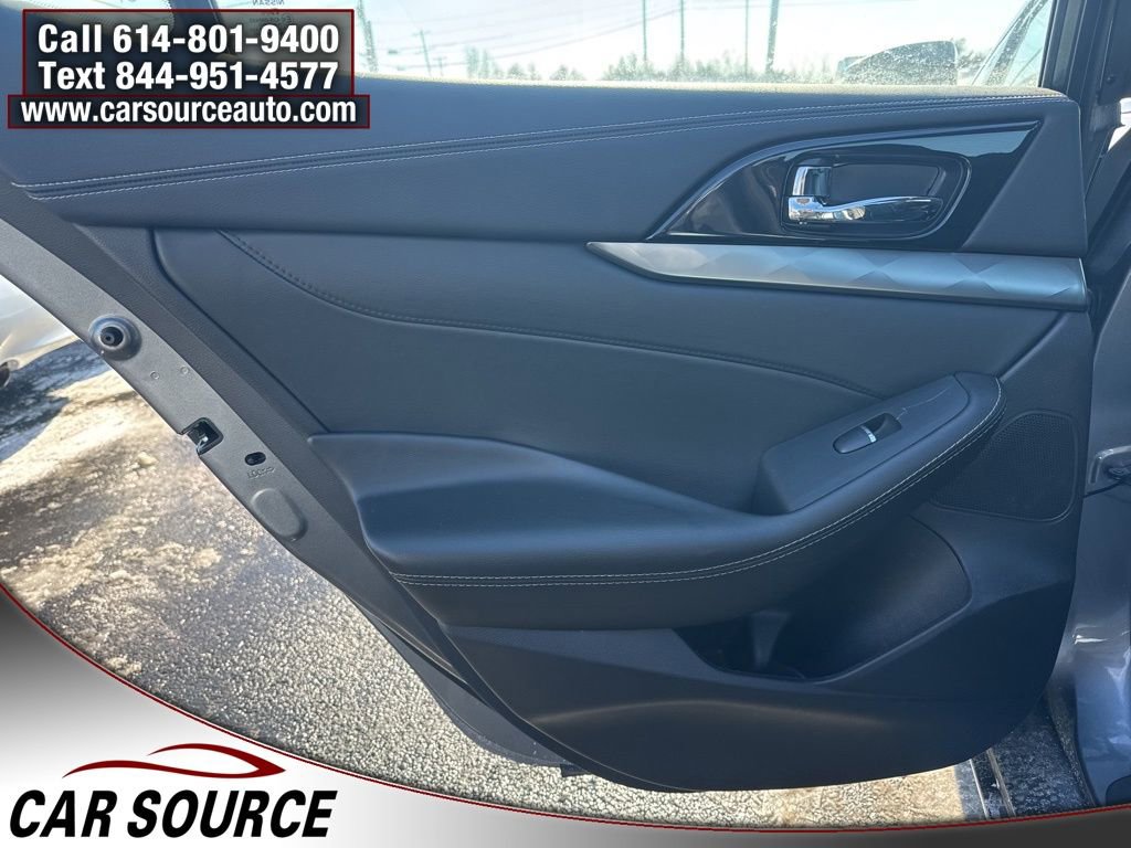 Used 2023 Nissan Maxima SL FWD image 34
