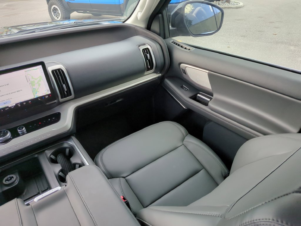 New 2026 Ford Expedition Active RWD image 15