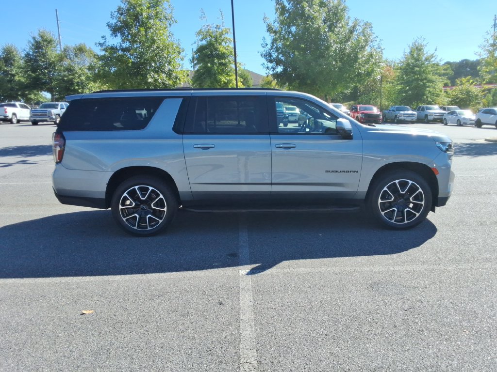 Certified 2024 Chevrolet Suburban RST w/ Luxury Package RWD image 4