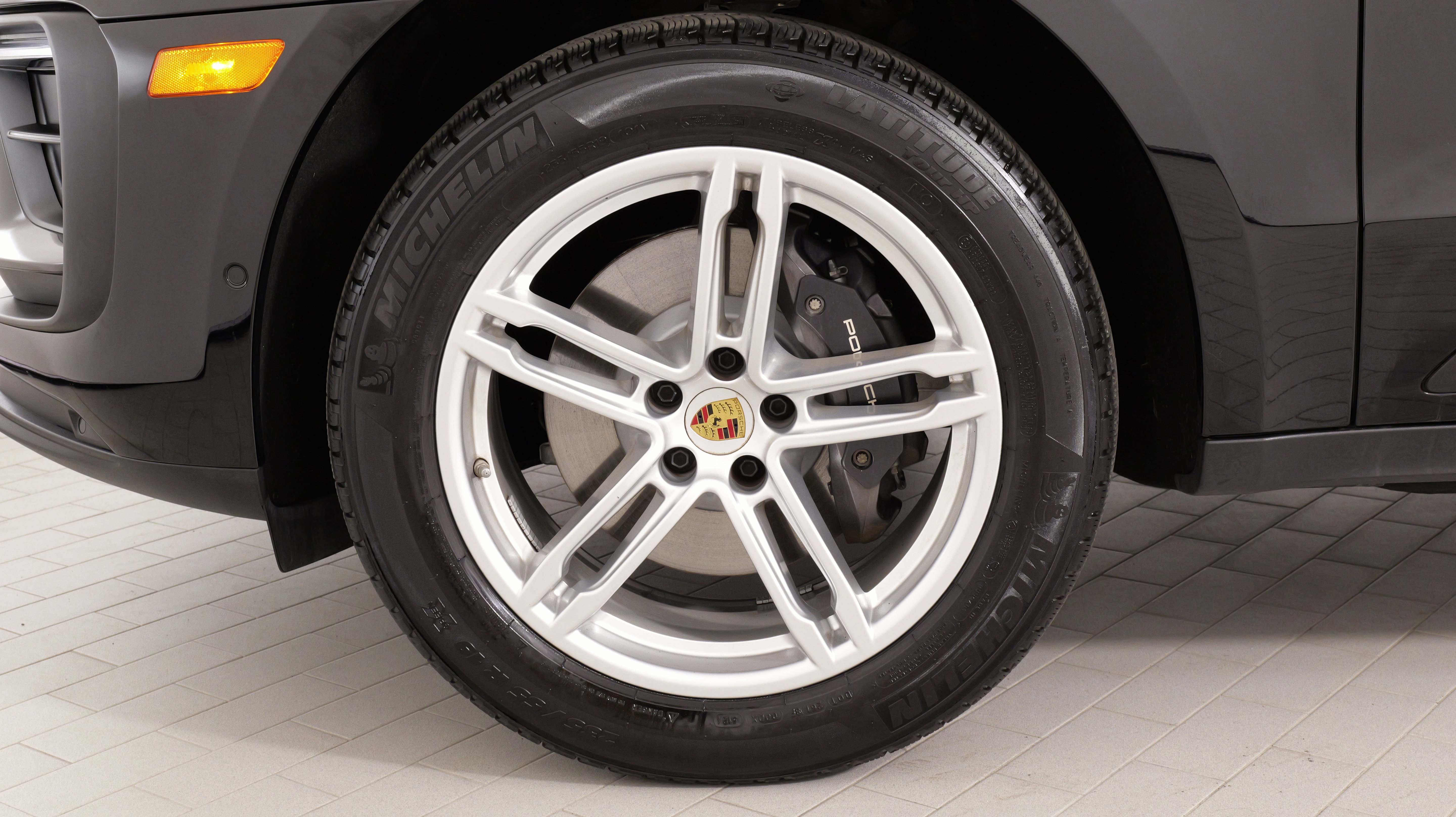 Used 2025 Porsche Macan image 68